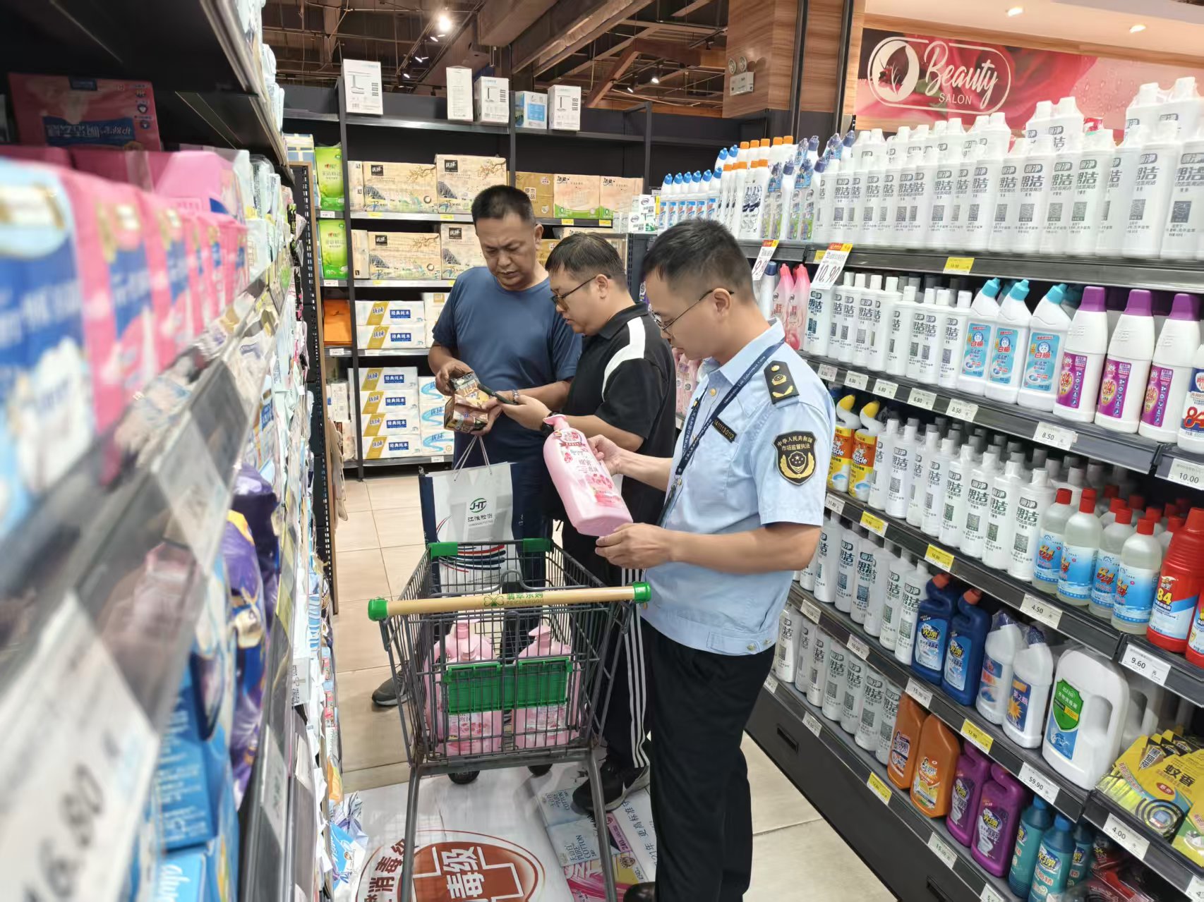 廣昌縣市場(chǎng)監(jiān)督管理局扎實(shí)開(kāi)展日用品、眼鏡、校服產(chǎn)品質(zhì)量專(zhuān)項(xiàng)監(jiān)督抽檢工作